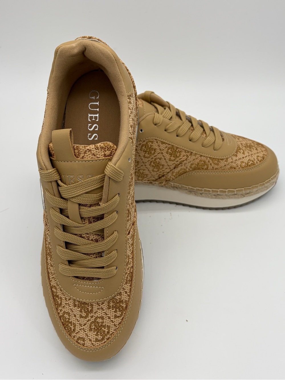 GUESS Men’s Tan Patterned Low-Top Sneakers